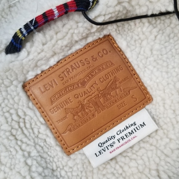 🚫SOLD🚫 Levi's Ex-boyfriend Plaid Trucker Jacket - Picture 5 of 7